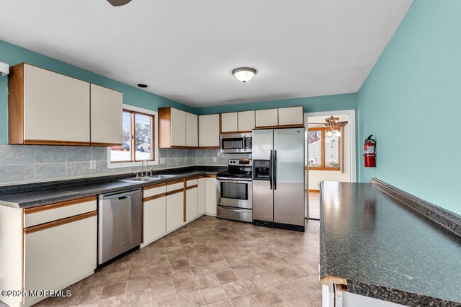 Building Photo - 1841 2nd Ave