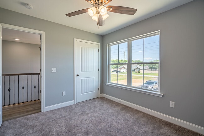 Building Photo - 281 Cypress Creek Dr NE