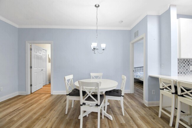 Building Photo - 115 Legendary Dr