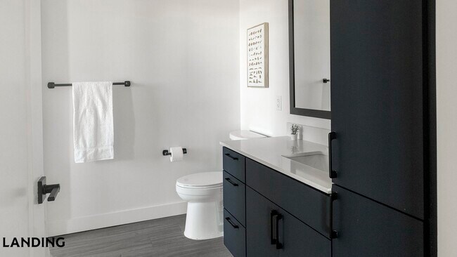 Building Photo - 1007 S Mint St