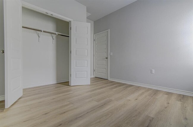 Building Photo - 1311 Hazleton Cove