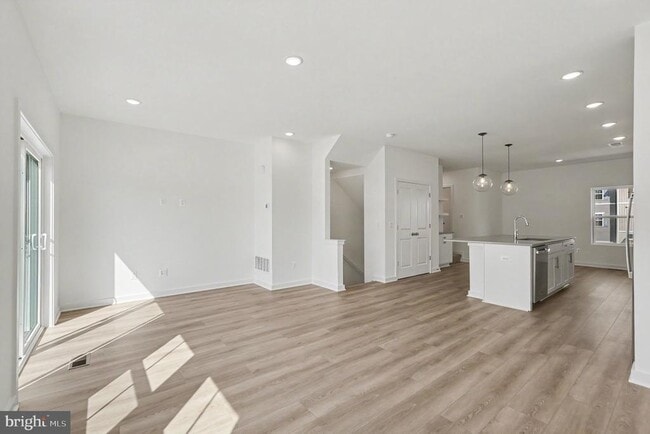 Building Photo - 36110 Wilderness Shores Way