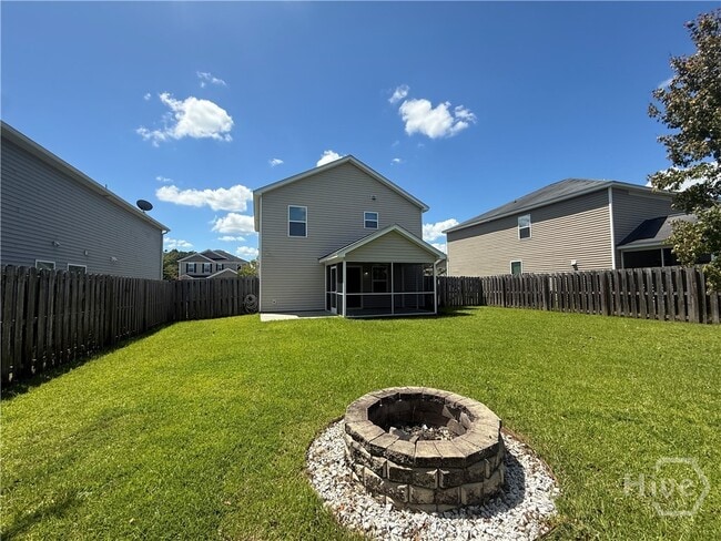 Building Photo - 426 Lions Den Dr