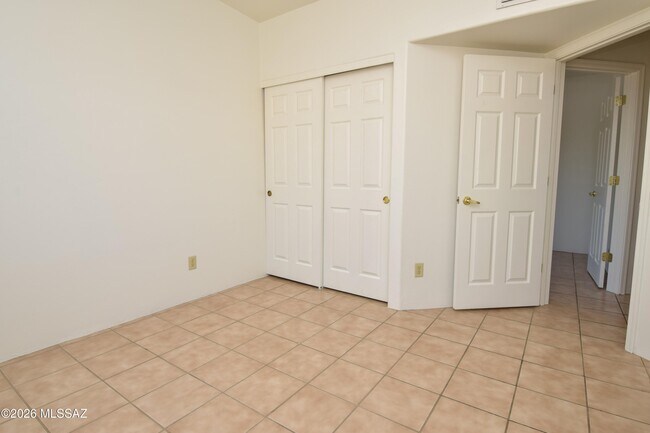 Building Photo - 2926 N Cardell Cir