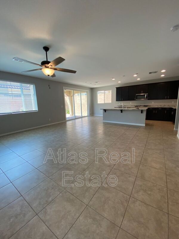 Building Photo - 10455 Skye Knoll Ave
