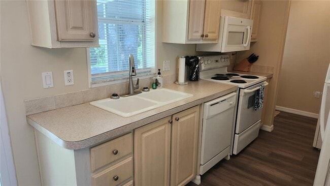 Building Photo - 3308 Anastasia Pl