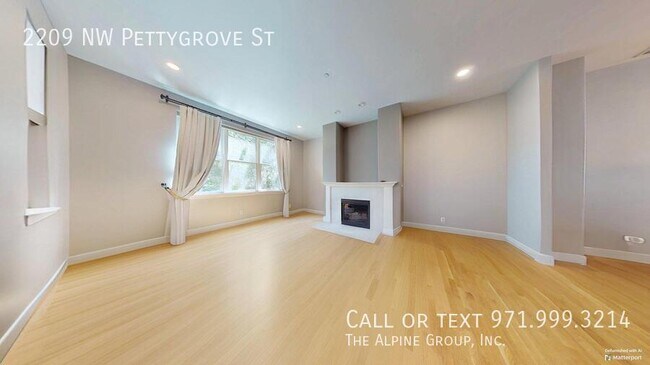 Building Photo - 2209 NW Pettygrove St