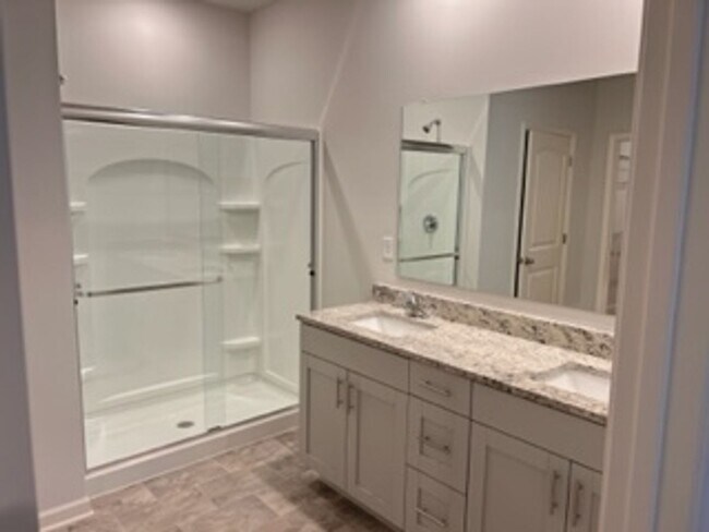 Building Photo - 4 bed 2 bath home in Somerville built in 2023