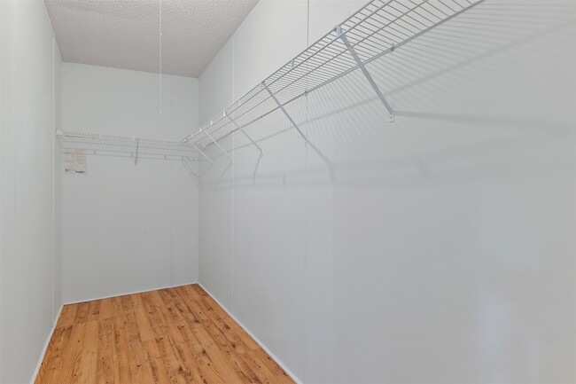 Building Photo - 3756 Hickory Ln
