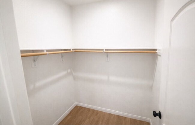 Building Photo - Executive Retreat in Brawley: Spacious 5-Bedroom Home Ideal for Corporate Stays or Refined Family...