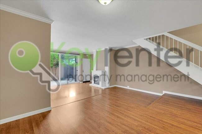 Building Photo - 2254 Woodside Ln