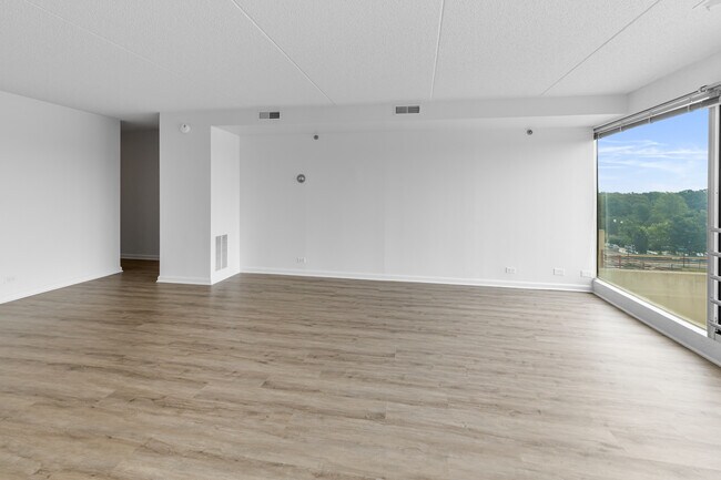 Building Photo - 1770 1st St