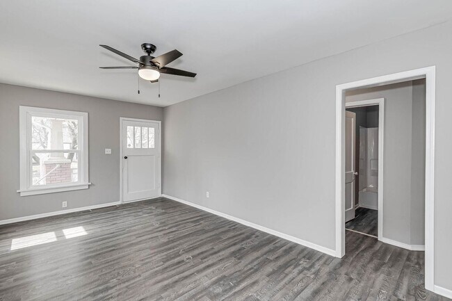 Building Photo - Cozy 2 Bedroom 1 Bathroom Home