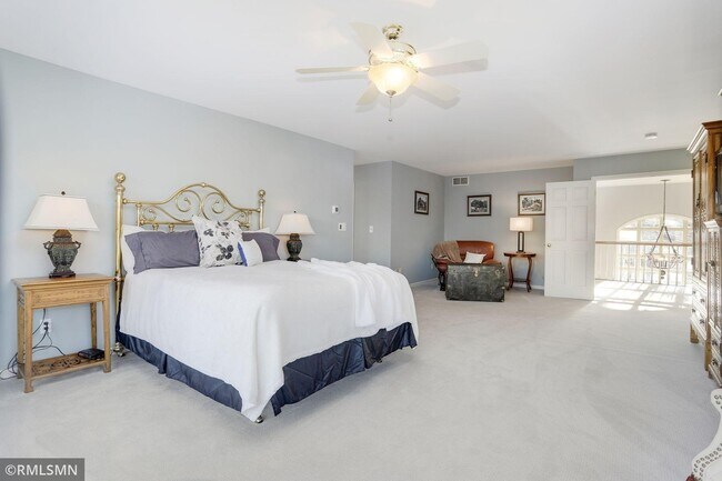 Building Photo - 14888 Pondview Cir