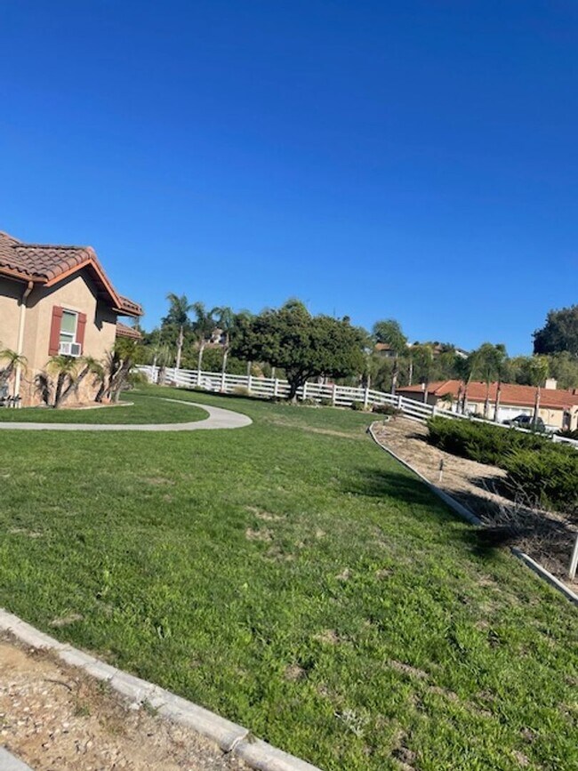 Building Photo - Wine Country awaits