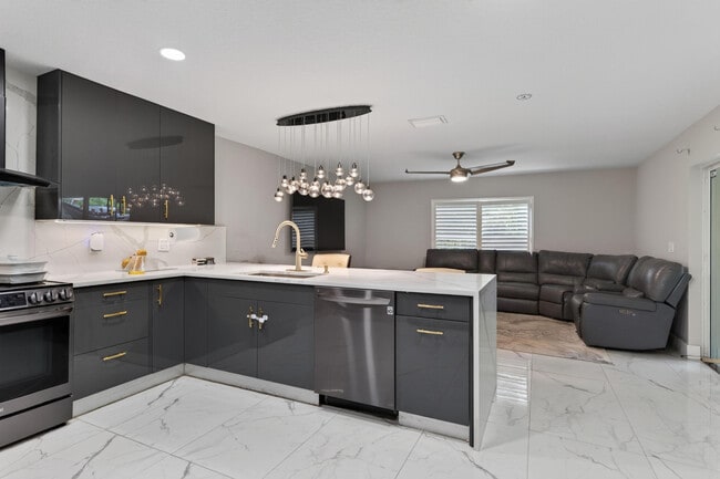 Building Photo - 6544 Adriatic Way