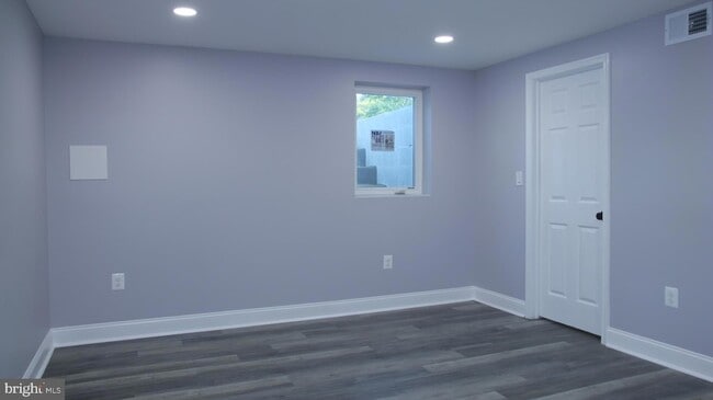 Building Photo - 2608 Holly Dr