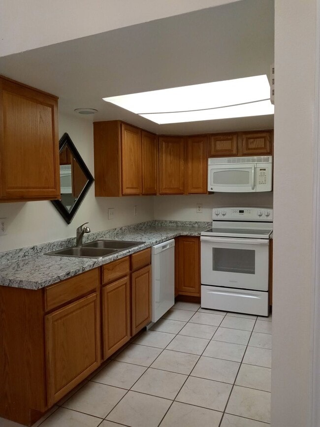 Building Photo - AFFORDABLE!!!