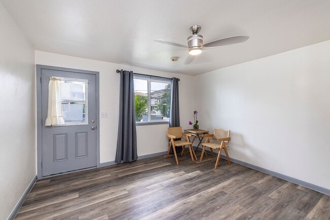 Building Photo - Nanakuli - across BEACH 2/1/1pkg $2,200/mo...