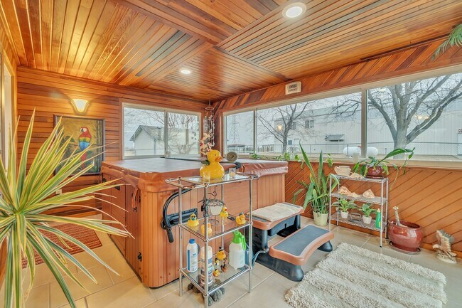 Building Photo - 10240 Potomac St