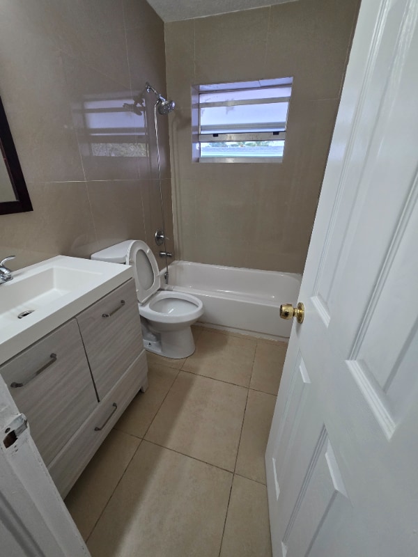 Building Photo - 341 Delaware Ave