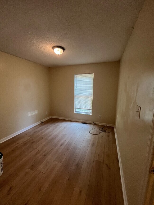 Building Photo - 6718 Rockwell Blvd W