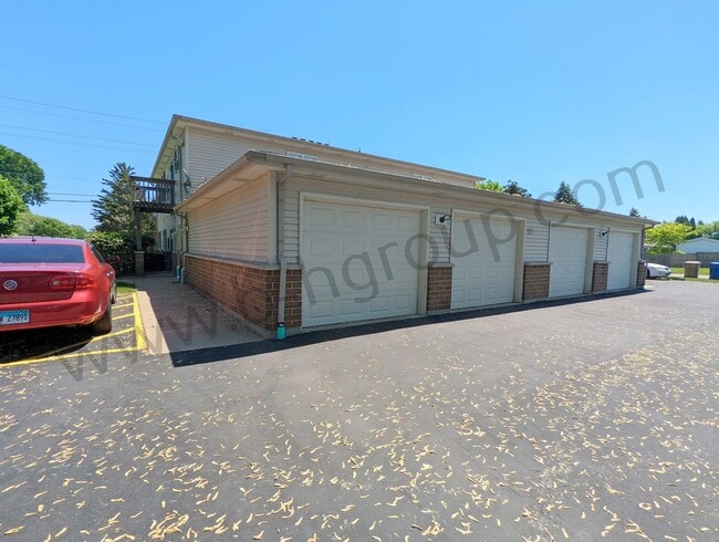 Building Photo - 8760 Sheridan Rd