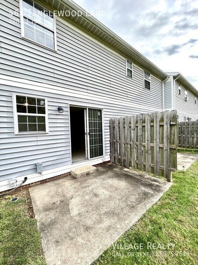 Building Photo - 464 Tanglewood Ln