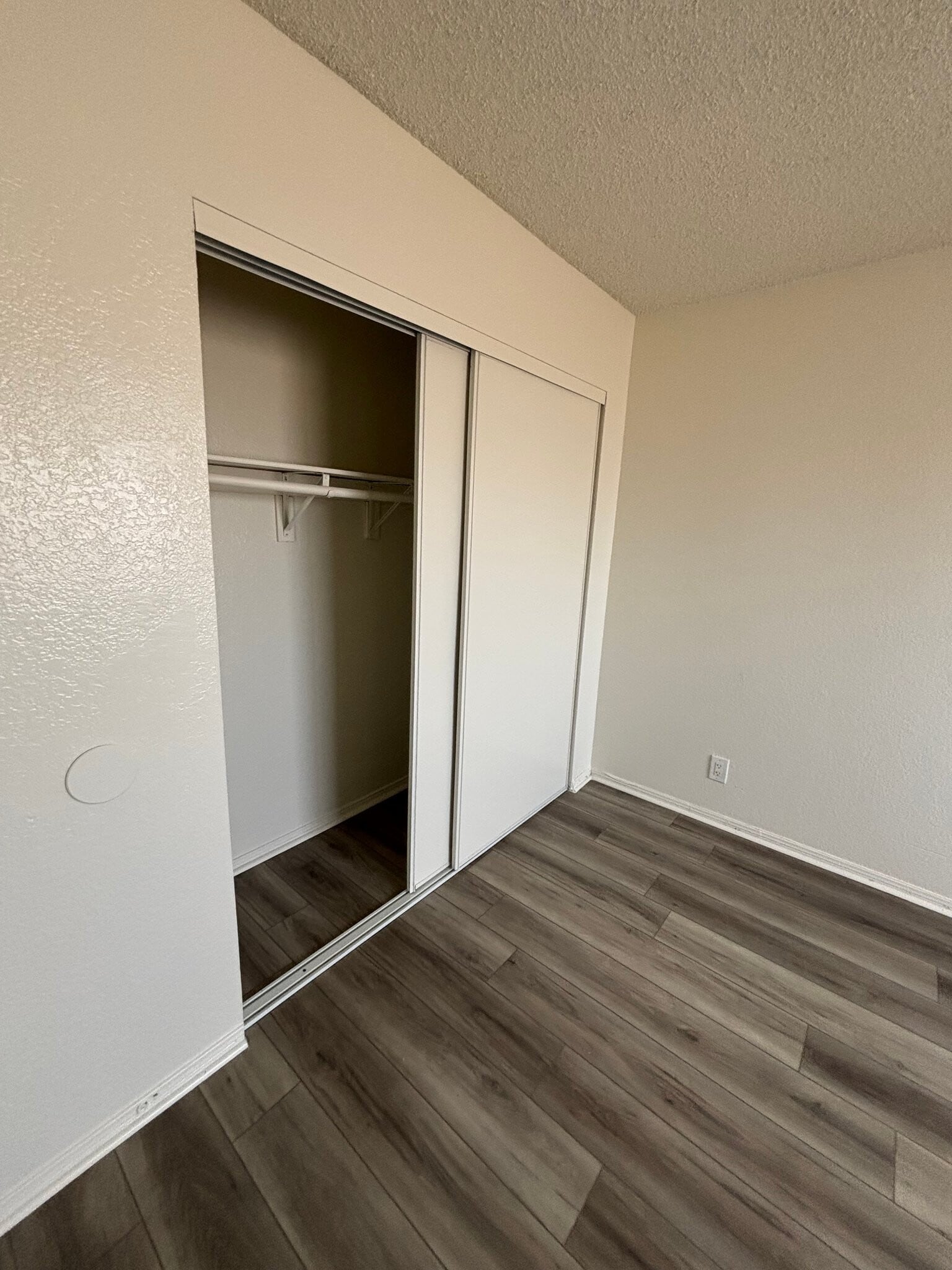 Building Photo - 509 E Ave Q