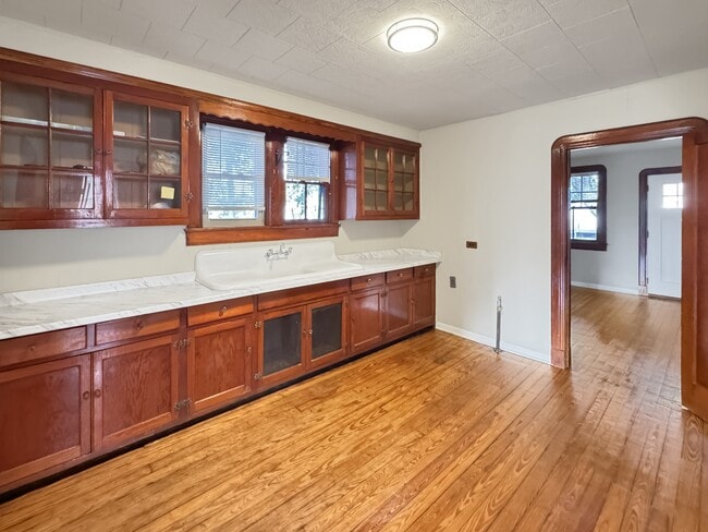 Building Photo - 416 Pailet Ave