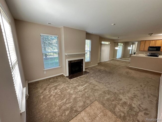 Building Photo - 2354 Pinecroft Dr
