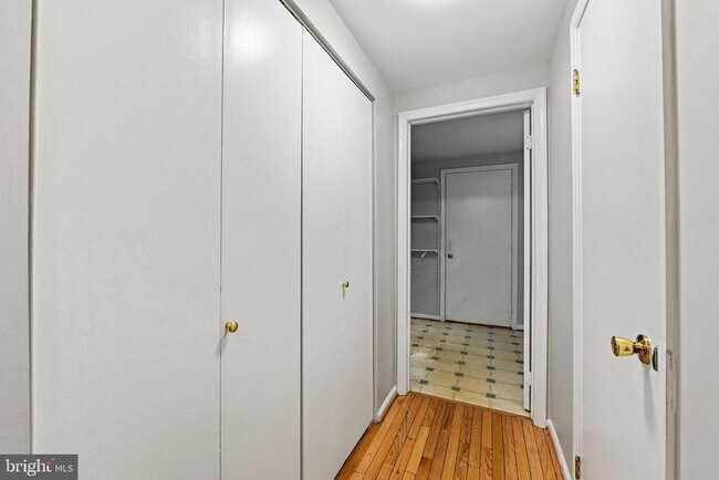 Building Photo - 5847 New England Woods Dr
