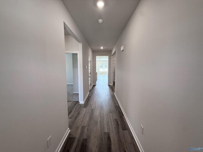 Building Photo - 124 Betty Williams Dr
