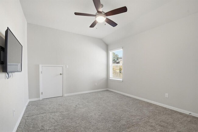 Building Photo - 1009 Calendula Trl