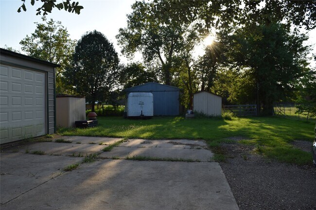Building Photo - 4798 Curry Rd