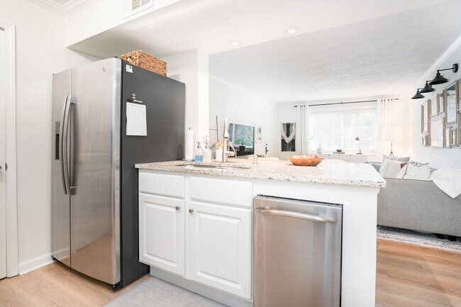 Building Photo - 100 Biscayne Dr NW