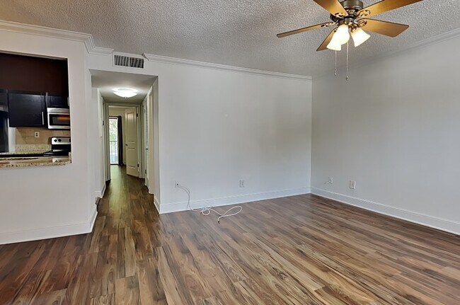 Building Photo - 3102 W Horatio St