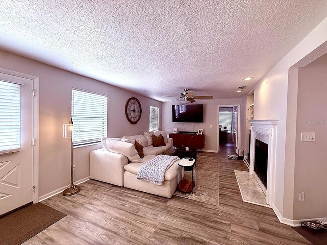 Building Photo - 7218 N Highland Ave