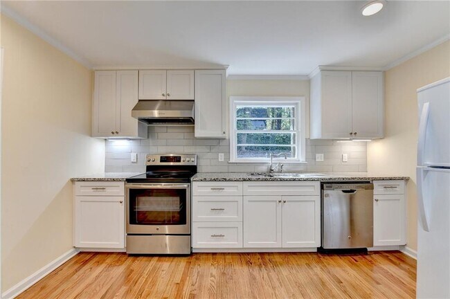 Building Photo - 4597 Briarcliff Rd NE