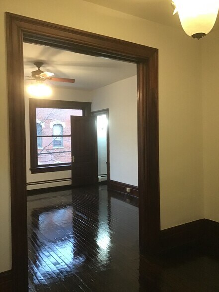 Building Photo - 601 Lockhart St