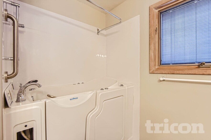 Building Photo - 7681 E Easter Pl