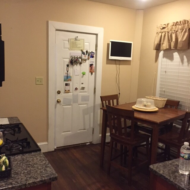 Building Photo - 80 Brent St