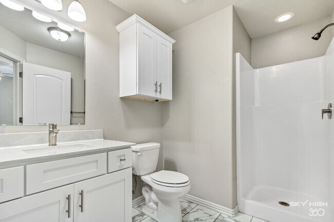 Building Photo - 530 Highland Ave