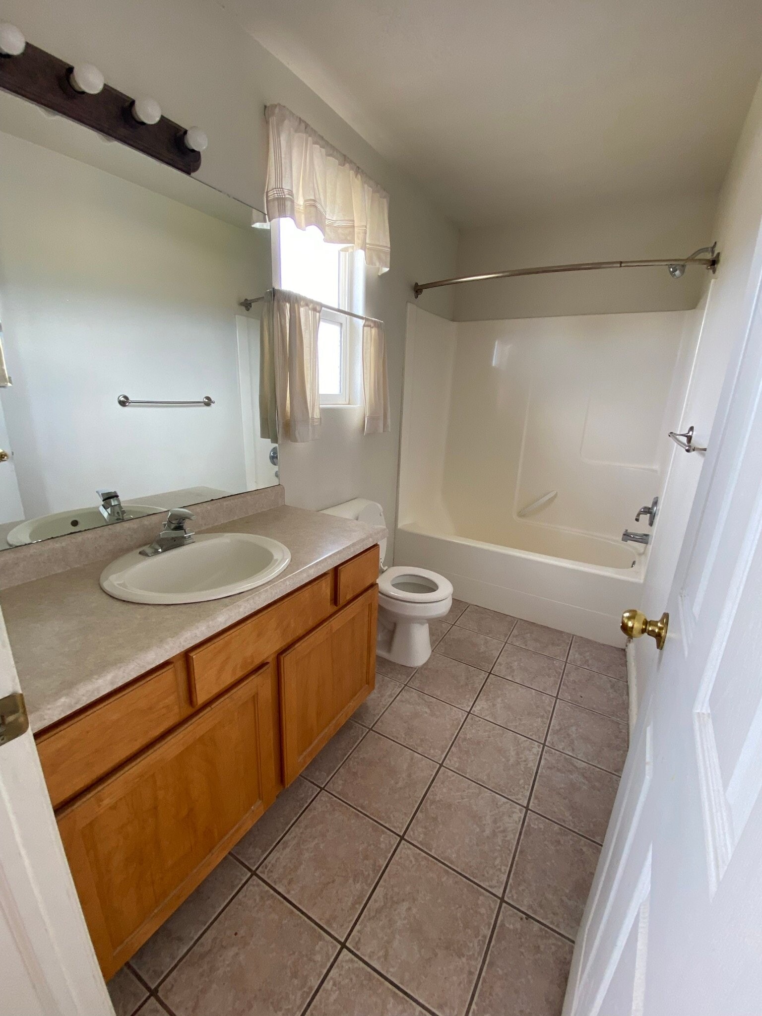 Building Photo - 4169 NW Pinion Cir