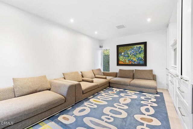Building Photo - 143 Foxtail Dr