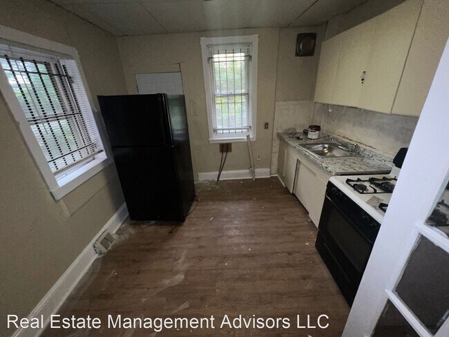 Building Photo - 3 br, 1 bath House - 1332 N Wanamaker St.