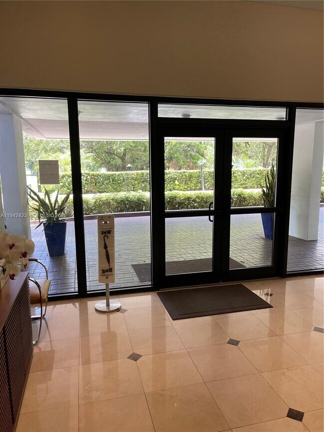 Building Photo - 720 Coral Wy