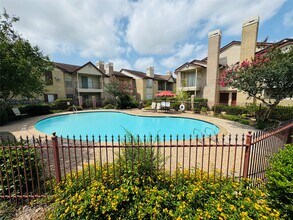 Building Photo - 2120 El Paseo St