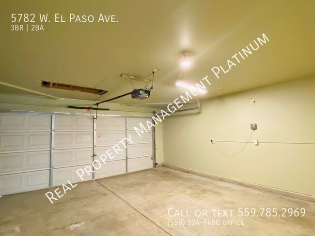 Building Photo - $2,300 Fresno Bluffs, 3 Bedroom, Solar Pan...