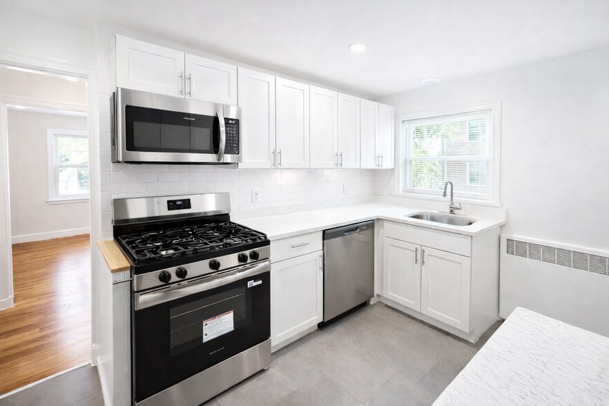 Building Photo - 186 Summit Ave